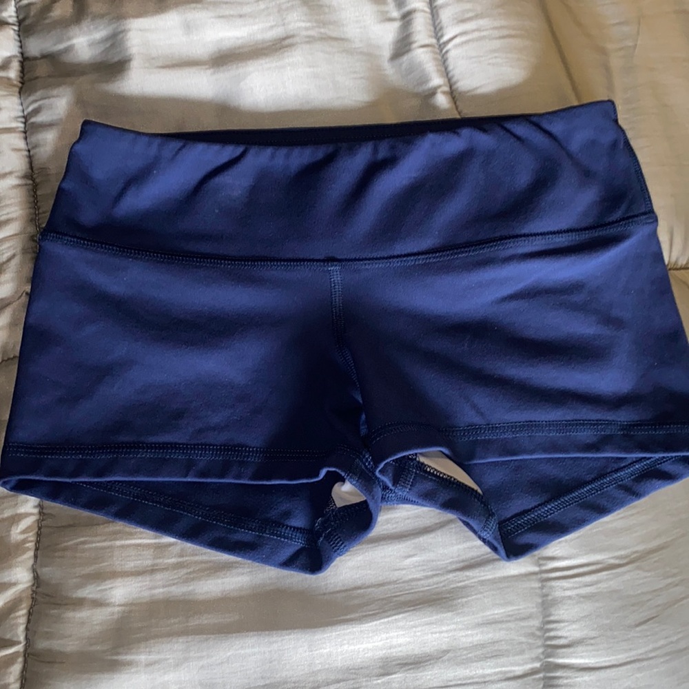 FLEO original 2.5” inseam size XS EUC barely worn